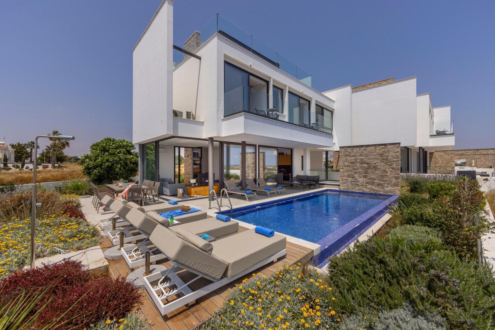 Pliades * Ayia Napa